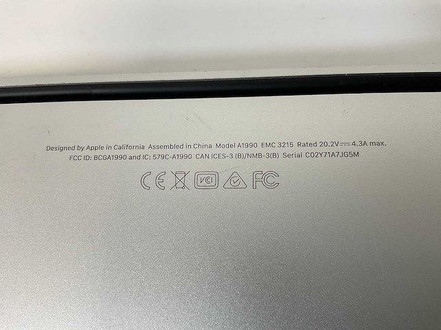 Apple macbook pro 15.4”, hexacore i7, 16 gb ram, 512 gb ssd, amd radeon pro 560x 4 gb laptop - afbeelding 7 van  7