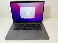 Apple macbook pro 15,4", hexacore i9, 16 gb ram, 1 tb ssd, amd radeon pro 560 x 4 gb laptop - afbeelding 1 van  8