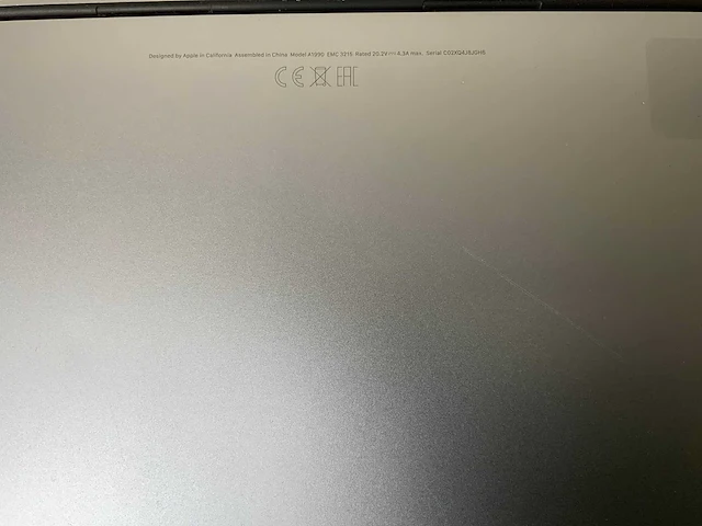 Apple macbook pro 15,4", hexacore i9, 16 gb ram, 1 tb ssd, amd radeon pro 560 x 4 gb laptop - afbeelding 8 van  8