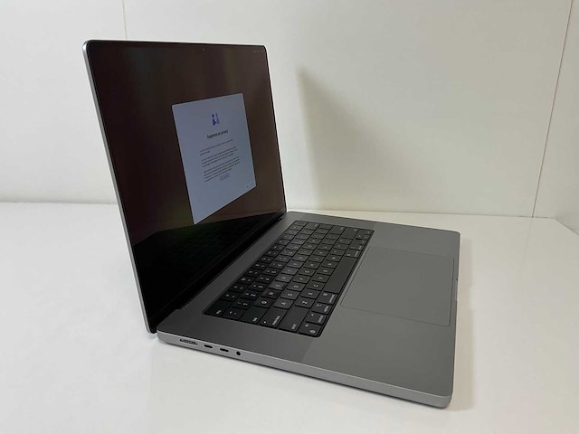 Apple macbook pro 16”, apple m1 po, 32 gb ram, 500 gb nvme laptop - afbeelding 2 van  7