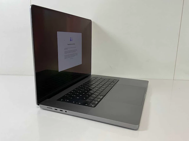 Apple macbook pro 16”, apple m1 pro, 32 gb ram, 500 gb nvme laptop - afbeelding 2 van  7