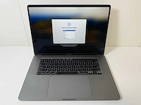 Apple macbook pro 16", core(tm) i7 9e generatie, 16 gb ram, 500 gb nvme, amd radeon pro 5500m 4 gb laptop - afbeelding 1 van  6