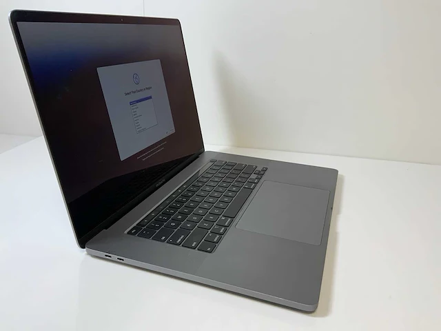 Apple macbook pro 16", core(tm) i7 9e generatie, 16 gb ram, 500 gb nvme, amd radeon pro 5500m 4 gb laptop - afbeelding 3 van  6