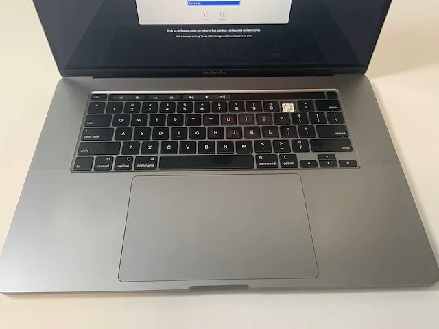 Apple macbook pro 16”, core(tm) i7 9th gen, 16 gb ram, 500 gb nvme, amd radeon pro 5500m 4 gb laptop - afbeelding 4 van  6