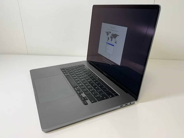 Apple macbook pro 16”, core(tm) i7 9th gen, 16 gb ram, 500 gb nvme, amd radeon pro 5500m 4 gb laptop - afbeelding 2 van  7
