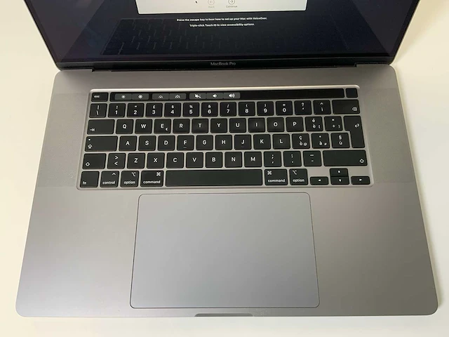 Apple macbook pro 16”, core(tm) i7 9th gen, 16 gb ram, 500 gb nvme, amd radeon pro 5500m 4 gb laptop - afbeelding 4 van  7