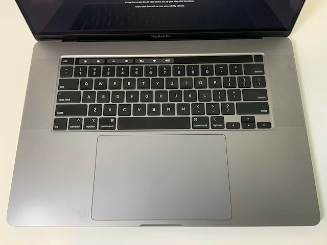 Apple macbook pro 16”, core(tm) i7 9th gen, 16 gb ram, 500 gb nvme, amd radeon pro 5500m 4 gb laptop - afbeelding 4 van  7