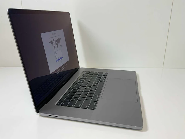 Apple macbook pro 16”, core(tm) i7 9th gen, 16 gb ram, 500 gb nvme, amd radeon pro 5500m 4 gb laptop - afbeelding 3 van  7