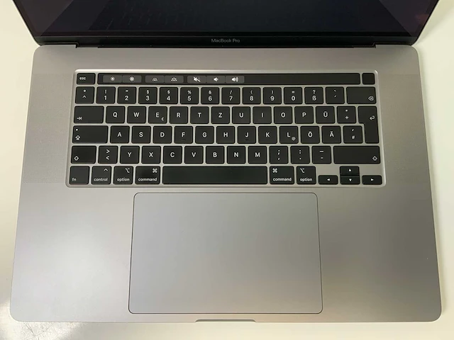 Apple macbook pro 16”, core(tm) i7 9th gen, 16 gb ram, 500 gb nvme, amd radeon pro 5500m 4 gb laptop - afbeelding 4 van  7