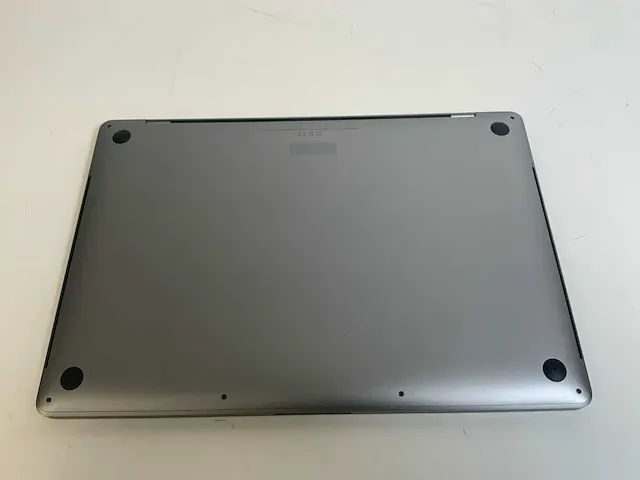 Apple macbook pro 16", core(tm) i7 9th gen, 16 gb ram, 500 gb nvme, amd radeon pro 5500m 4gb laptop - afbeelding 2 van  6