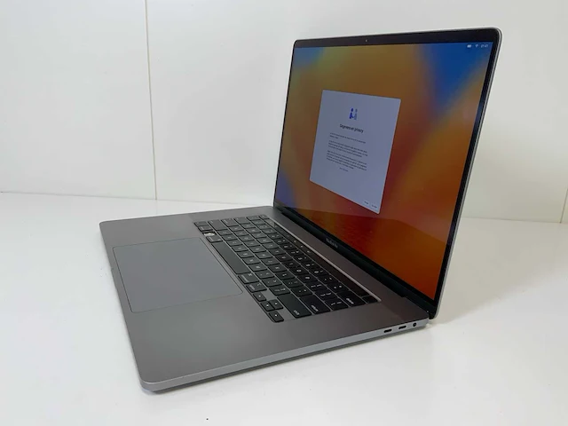 Apple macbook pro 16”, coretm) i7 9th gen, 16 gb ram, 500 gb nvme, amd radeon rx pro 5500m 4 gb laptop - afbeelding 3 van  8