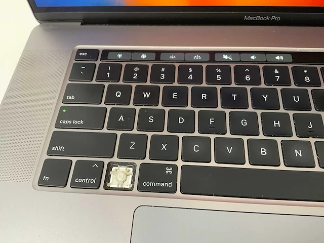 Apple macbook pro 16”, coretm) i7 9th gen, 16 gb ram, 500 gb nvme, amd radeon rx pro 5500m 4 gb laptop - afbeelding 5 van  8