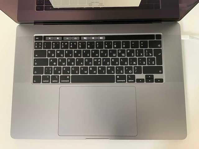 Apple macbook pro 16”, core(tm) i7 9th gen, 16 gb ram, 500 gb nvme, amd radeon rx pro 5500m 4gb laptop - afbeelding 4 van  7