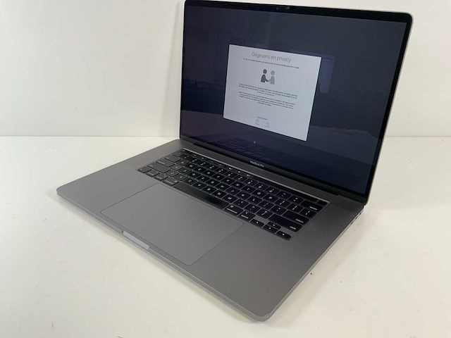 Apple macbook pro 16", core(tm) i7 9th gen, 16 gb ram, 500 gb nvme, amd radeon rx pro 5500m 4gb - afbeelding 3 van  7