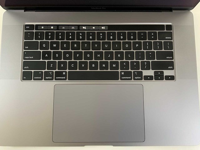 Apple macbook pro 16", core(tm) i7 9th gen, 16 gb ram, 500 gb nvme, amd radeon rx pro 5500m 4gb - afbeelding 4 van  7