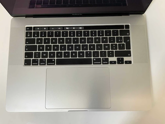 Apple macbook pro 16”, core(tm) i7 9th gen, 16 gb ram, 500 gb ram, amd radeon rx 5500 4 gb laptop - afbeelding 4 van  7