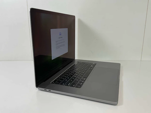 Apple macbook pro 16”, core(tm) i7 9th gen, 16 gb ram, 512 gb nvme, amd radeon pro 5300m 4 gb laptop - afbeelding 2 van  7