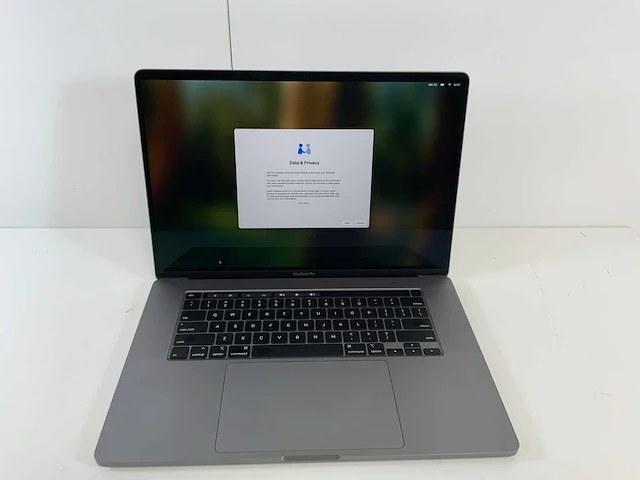 Apple macbook pro 16", core(tm) i7 9th gen, 16 gb ram, 512 gb ssd laptop - afbeelding 1 van  7