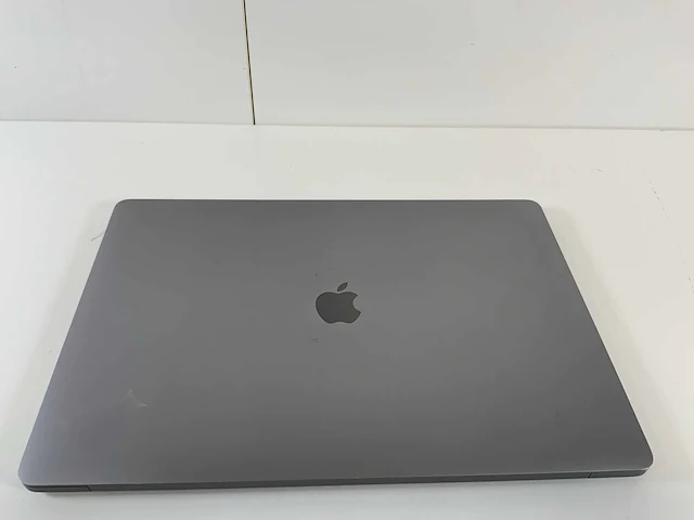 Apple macbook pro 16", core(tm) i7 9th gen, 16 gb ram, 512 gb ssd laptop - afbeelding 5 van  7
