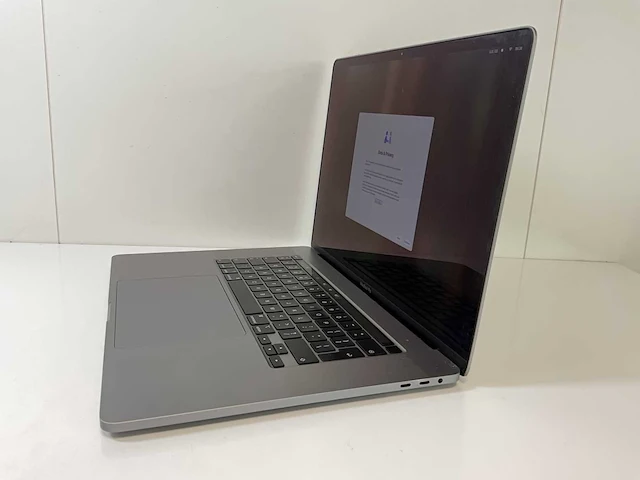 Apple macbook pro 16”, core(tm) i7 9th gen, 32 gb ram, 1 tb nvme, amd radeon pro 5500m 4 gb laptop - afbeelding 3 van  7