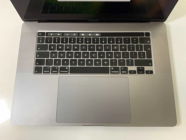 Apple macbook pro 16”, core(tm) i7 9th gen, 32 gb ram, 1 tb nvme, amd radeon pro 5500m 4 gb laptop - afbeelding 4 van  7