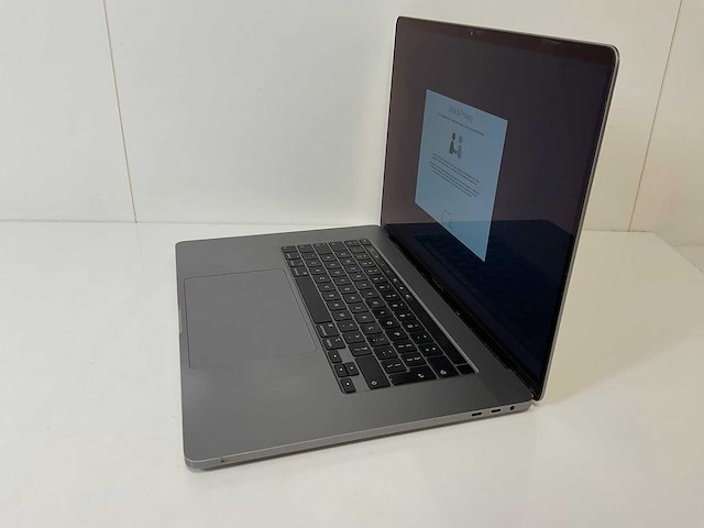 Apple macbook pro 16”, core(tm) i7 9th gen, 32 gb ram, 1 tb nvme, amd radeon pro 5500m 4 gb laptop - afbeelding 3 van  8