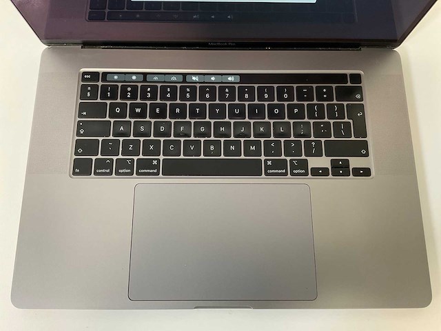 Apple macbook pro 16”, core(tm) i7 9th gen, 32 gb ram, 1 tb nvme, amd radeon pro 5500m 4 gb laptop - afbeelding 4 van  8