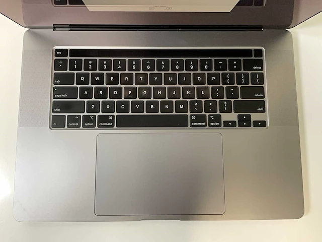 Apple macbook pro 16”, core(tm) i7 9th gen, 32 gb ram, 500 gb nvme, amd radeon pro 5500m 4 gb laptop - afbeelding 4 van  7