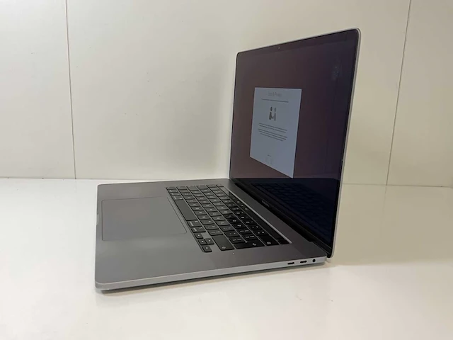 Apple macbook pro 16”, core(tm) i7 9th gen, 32 gb ram, 500 gb nvme, amd radeon pro 5500m 4 gb laptop - afbeelding 3 van  7
