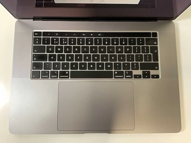 Apple macbook pro 16”, core(tm) i7 9th gen, 32 gb ram, 500 gb nvme, amd radeon pro 5500m 4 gb laptop - afbeelding 4 van  7