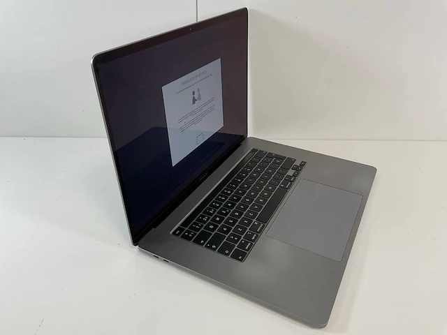 Apple macbook pro 16”, core(tm) i7 9th gen, 32 gb ram, 500 gb nvme, amd radeon rx 5500 4 gb laptop - afbeelding 2 van  7