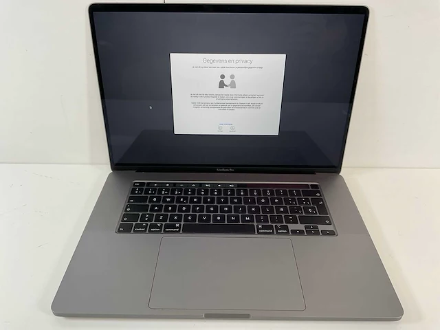 Apple macbook pro 16”, core(tm) i7 9th gen, 32 gb ram, 500 gb nvme, amd radeon rx 5500 4 gb laptop - afbeelding 1 van  7