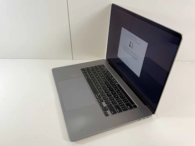 Apple macbook pro 16”, core(tm) i7 9th gen, 32 gb ram, 500 gb nvme, amd radeon rx 5500 4 gb laptop - afbeelding 3 van  7