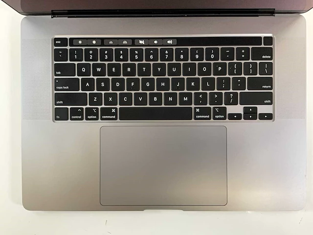 Apple macbook pro 16”, core(tm) i7 9th gen, 32 gb ram, 500 gb nvme, amd radeon rx 5500 4 gb laptop - afbeelding 4 van  7