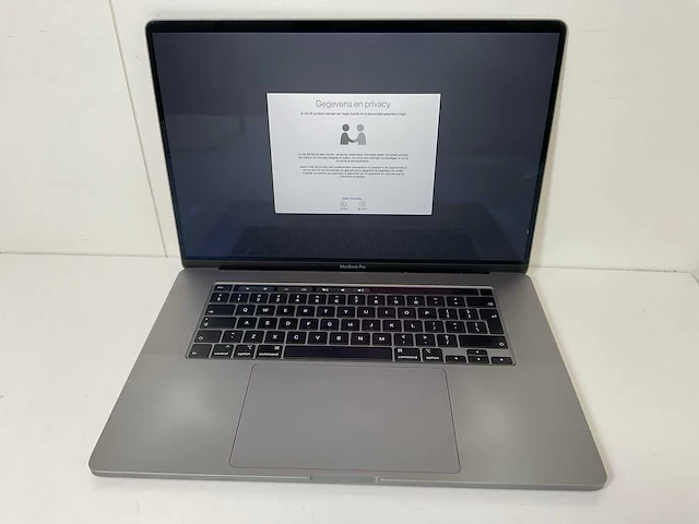 Apple macbook pro 16”, core(tm) i7 9th gen, 32 gb ram, 500 gb nvme, amd radeon rx pro 5500m 4 gb laptop - afbeelding 1 van  7