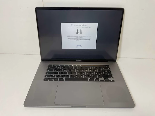 Apple macbook pro 16”, core(tm) i7 9th gen, 32 gb ram, 500 gb nvme, amd radeon rx pro 5500m 4 gb laptop - afbeelding 1 van  7
