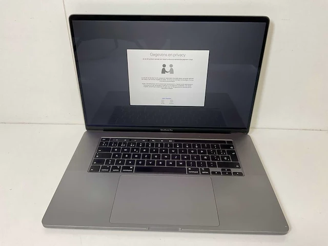 Apple macbook pro 16”, core(tm) i7 9th gen, 32 gb ram, 500 gb nvme, amd radeon rx pro 5500m 4 gb laptop - afbeelding 1 van  8