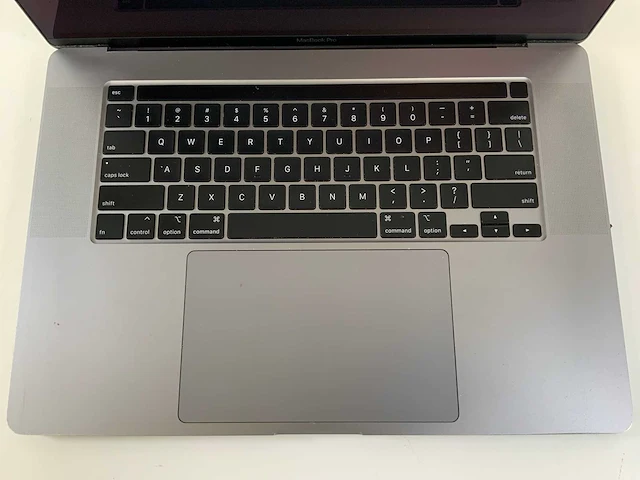 Apple macbook pro 16", core(tm) i7 9th gen, 32 gb ram, 500 gb nvme, amd radeon rx pro 5500m 4 gb laptop - afbeelding 4 van  7