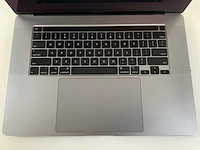 Apple macbook pro 16", core(tm) i7 9th gen, 32 gb ram, 500 gb nvme, amd radeon rx pro 5500m 4 gb laptop - afbeelding 4 van  7