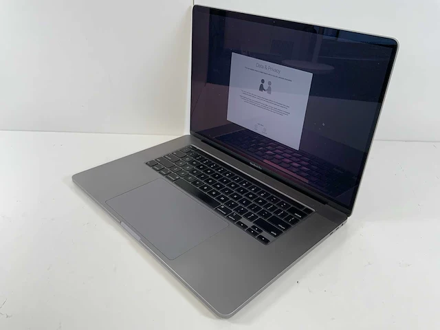 Apple macbook pro 16", core(tm) i7 9th gen, 32 gb ram, 500 gb nvme, amd radeon rx pro 5500m 4 gb laptop - afbeelding 3 van  7