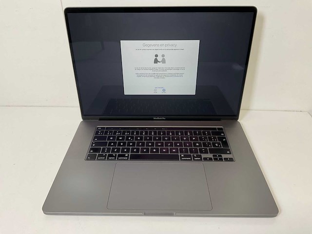 Apple macbook pro 16”, core(tm) i7 9th gen, 32 gb ram, 500 gb nvme, amd radeon rx pro 5500m 4 gb laptop - afbeelding 1 van  7