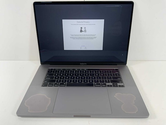 Apple macbook pro 16", core(tm) i7 9th gen, 32 gb ram, 500 gb nvme, amd radeon rx pro 5500m 4 gb laptop - afbeelding 1 van  6