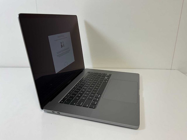 Apple macbook pro 16”, core(tm) i7 9th gen, 32 gb ram, 512 gb nvme, amd radeon pro 5300m 4 gb laptop - afbeelding 2 van  7