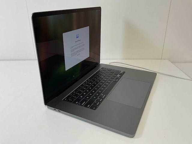Apple macbook pro 16”, core(tm) i7 9th gen, 32 gb ram, 512 gb nvme, amd radeon pro 5300m 4 gb laptop - afbeelding 2 van  7