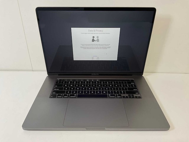 Apple macbook pro 16”, core(tm) i7 9th gen, 32 gb ram, 512 gb nvme, amd radeon pro 5300m 4 gb laptop - afbeelding 1 van  7