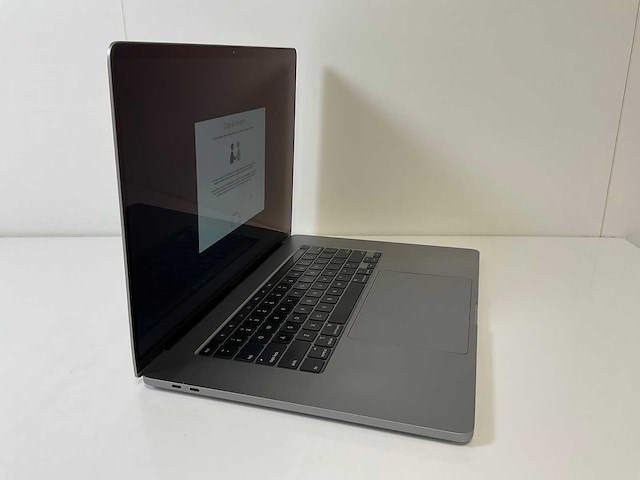 Apple macbook pro 16”, core(tm) i7 9th gen, 32 gb ram, 512 gb nvme, amd radeon pro 5300m 4 gb laptop - afbeelding 2 van  7