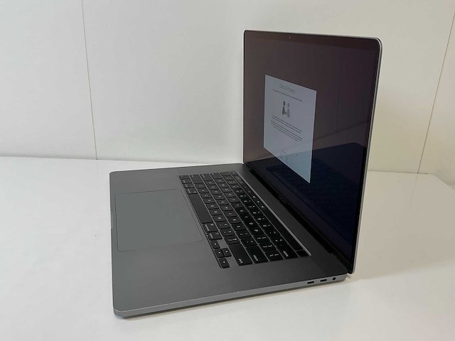 Apple macbook pro 16”, core(tm) i7 9th gen, 32 gb ram, 512 gb nvme, amd radeon pro 5300m 4 gb laptop - afbeelding 3 van  7