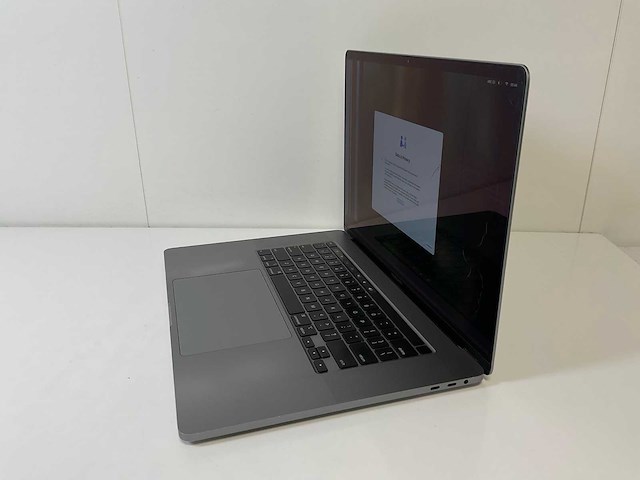 Apple macbook pro 16”, core(tm) i7 9th gen, 32 gb ram, 512 gb nvme, amd radeon pro 5300m 4 gb laptop - afbeelding 3 van  8