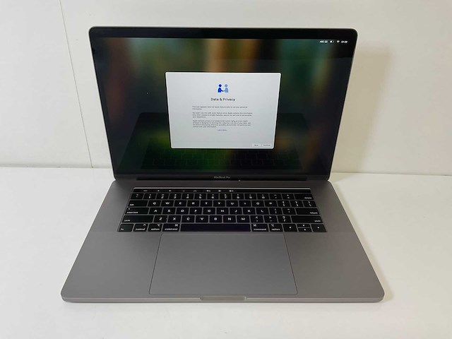 Apple macbook pro 16”, core(tm) i7 9th gen, 32 gb ram, 512 gb nvme, amd radeon pro 5300m 4 gb laptop - afbeelding 1 van  7