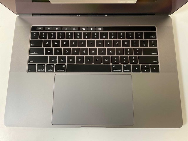 Apple macbook pro 16”, core(tm) i7 9th gen, 32 gb ram, 512 gb nvme, amd radeon pro 5300m 4 gb laptop - afbeelding 4 van  7